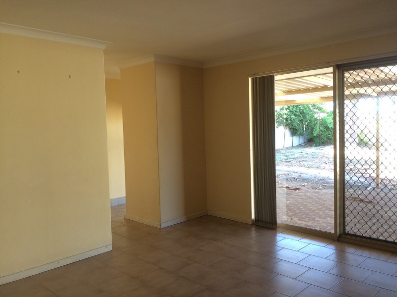 4 The Ramble, Parmelia WA 6167