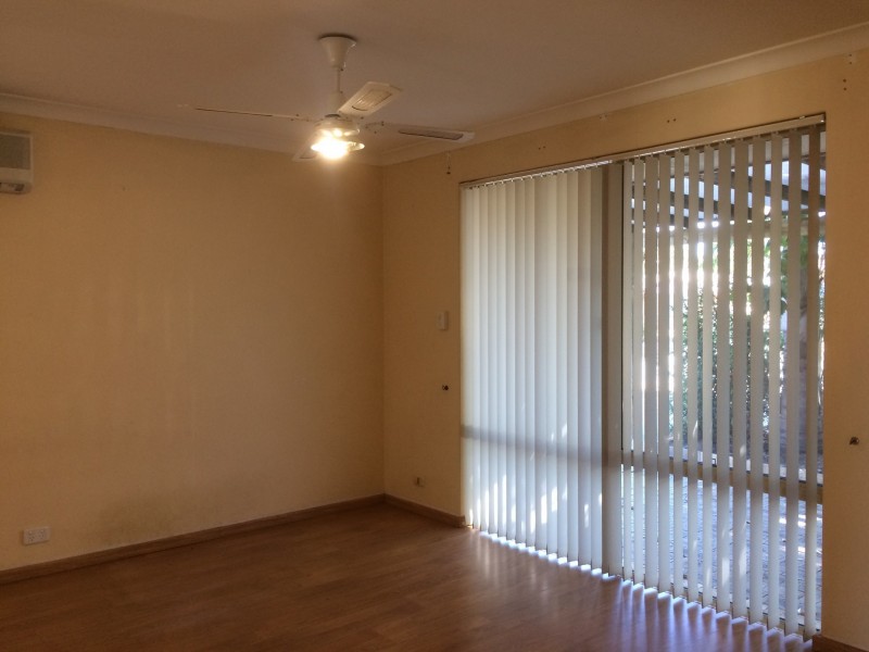 4 The Ramble, Parmelia WA 6167