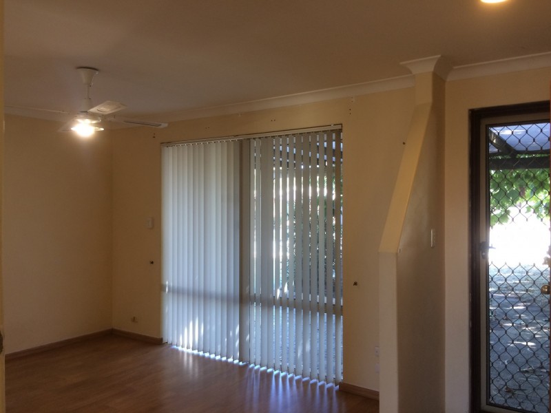 4 The Ramble, Parmelia WA 6167