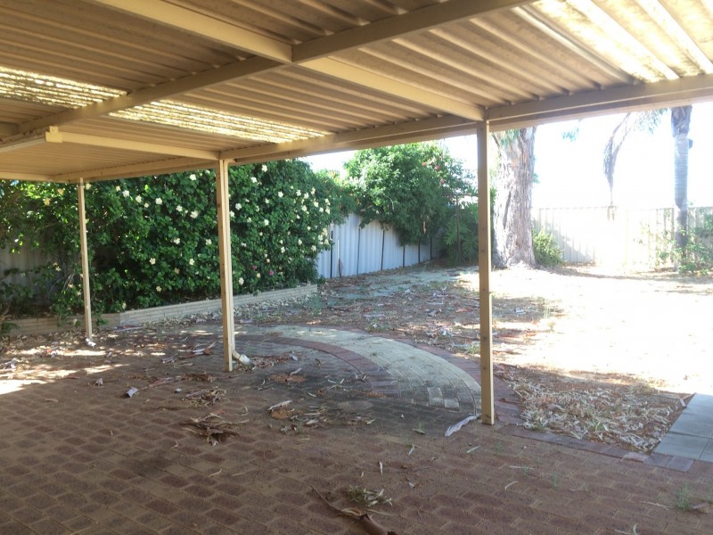 4 The Ramble, Parmelia WA 6167