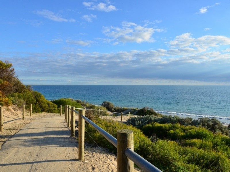 11 St Malo Cove, Warnbro WA 6169