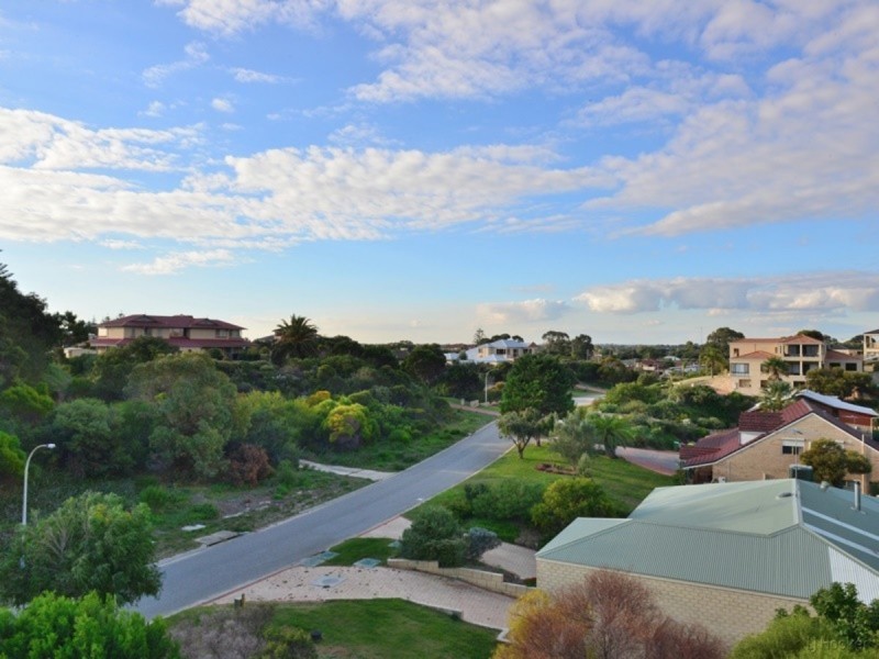 11 St Malo Cove, Warnbro WA 6169