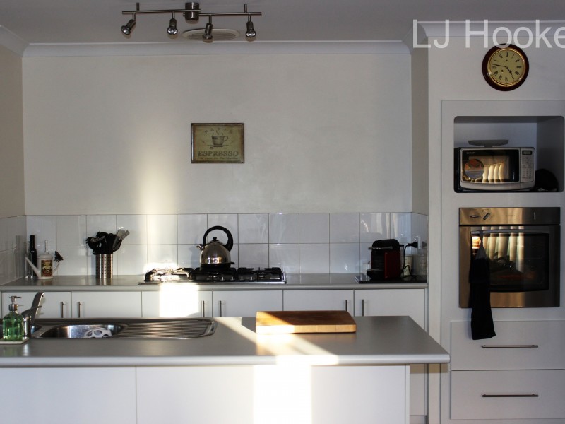 10 Chestnut way, Baldivis WA 6171