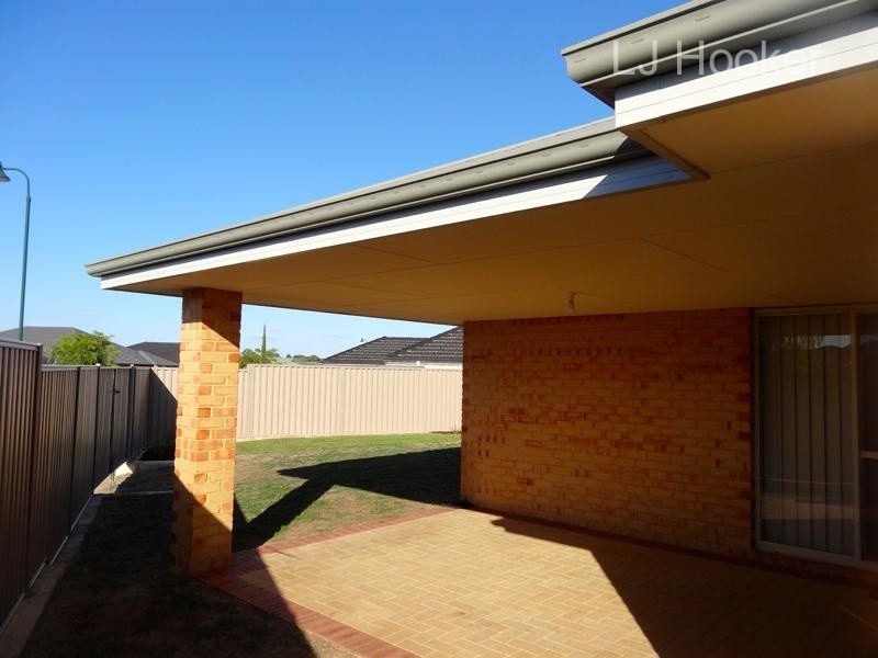 10 Chestnut way, Baldivis WA 6171