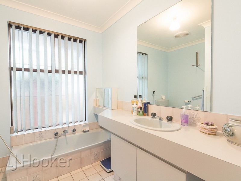 28 Caribbean Drive, Safety Bay WA 6169