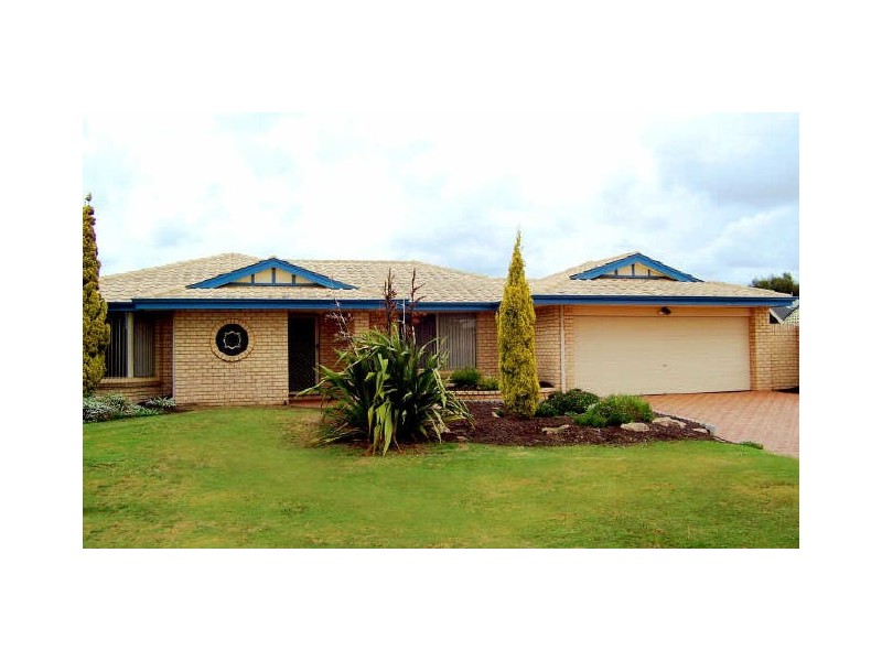4 Camargue Green, Secret Harbour WA 6173