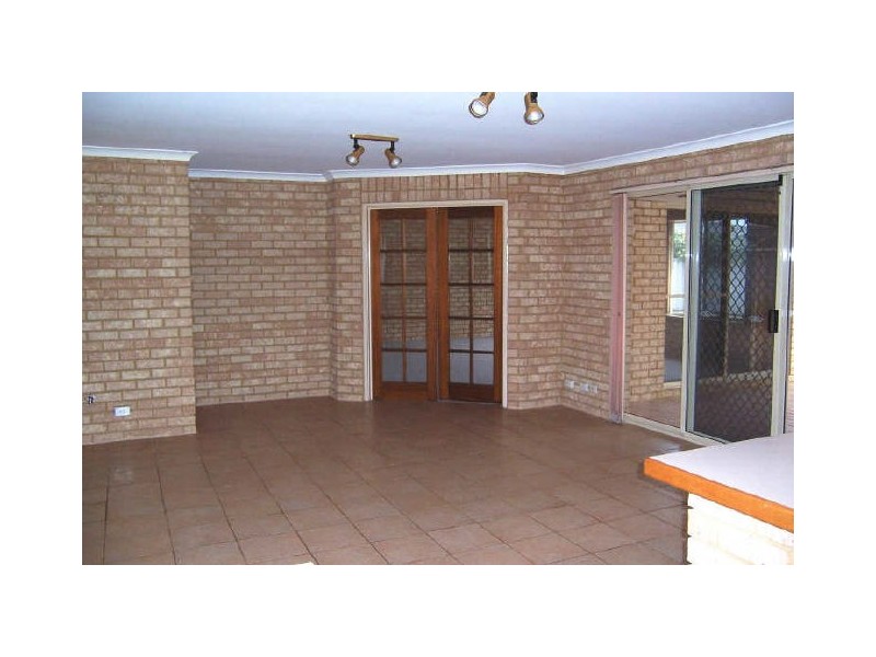 4 Camargue Green, Secret Harbour WA 6173