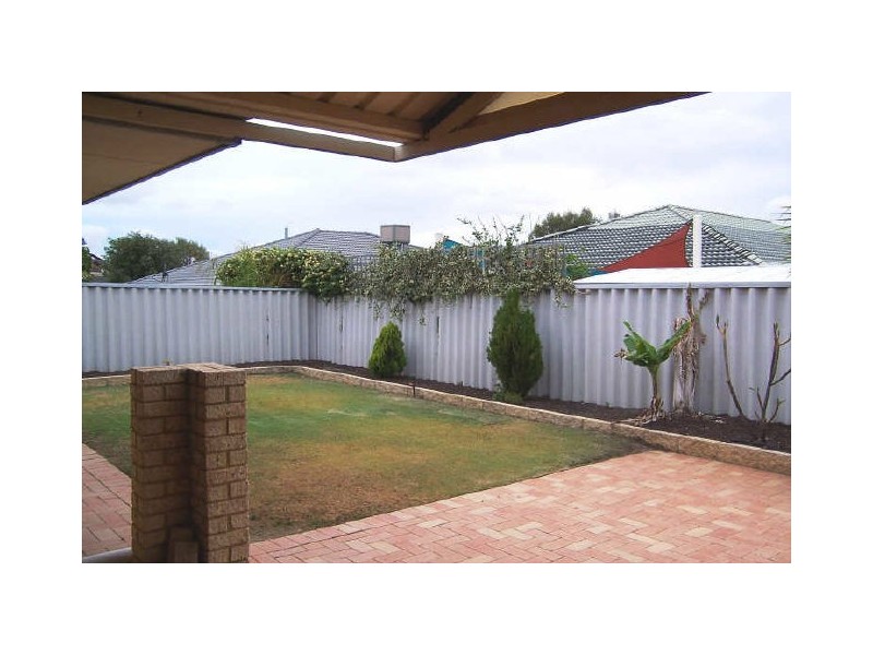 4 Camargue Green, Secret Harbour WA 6173