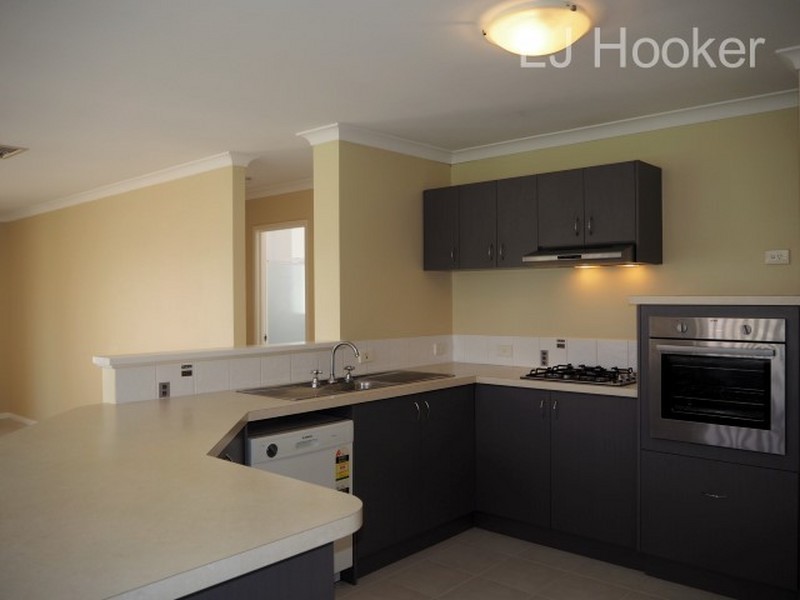 6 Dunsky Pass, Secret Harbour WA 6173