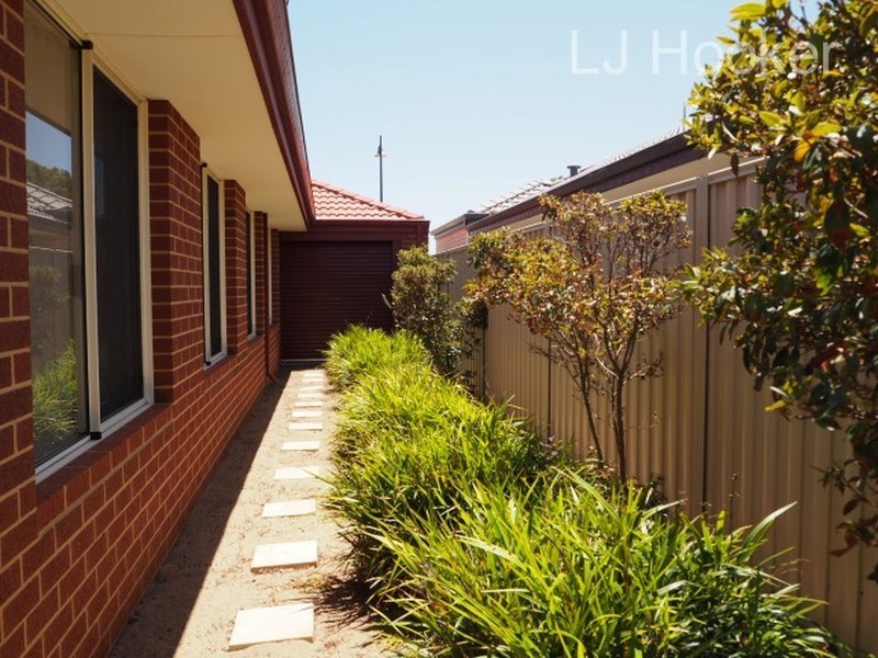 6 Dunsky Pass, Secret Harbour WA 6173