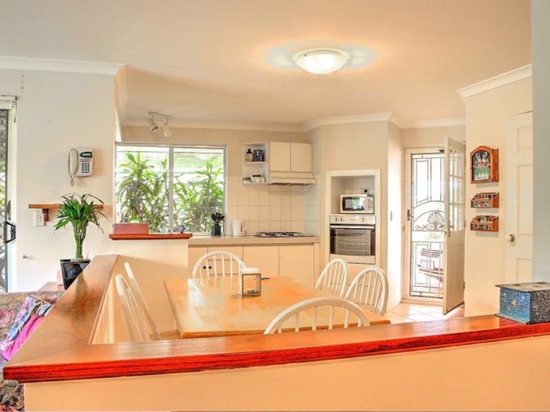 27 Chelmsford Avenue, Port Kennedy WA 6172