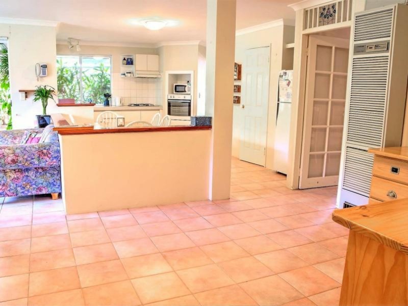 27 Chelmsford Avenue, Port Kennedy WA 6172