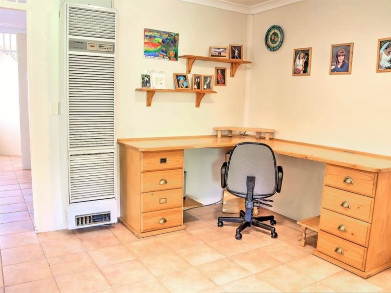 27 Chelmsford Avenue, Port Kennedy WA 6172