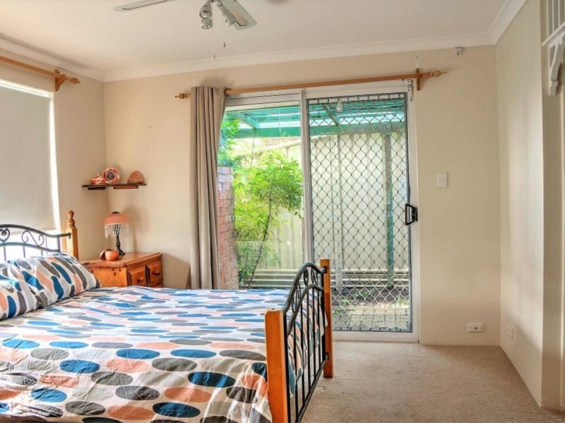 27 Chelmsford Avenue, Port Kennedy WA 6172