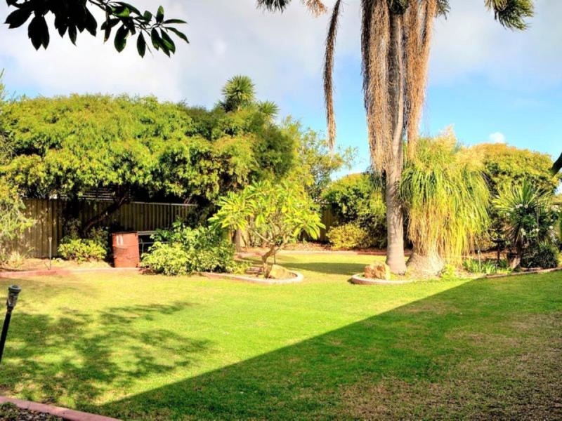 27 Chelmsford Avenue, Port Kennedy WA 6172