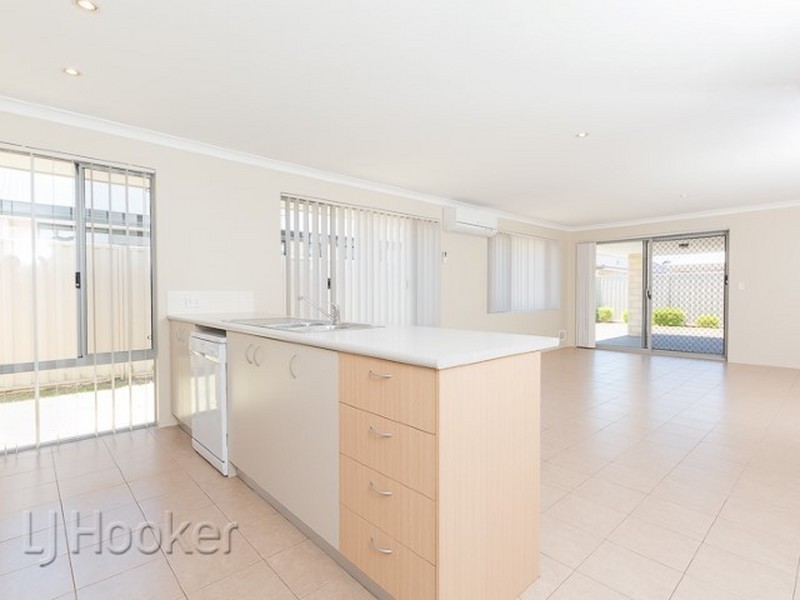 4 Jims Crescent, Secret Harbour WA 6173