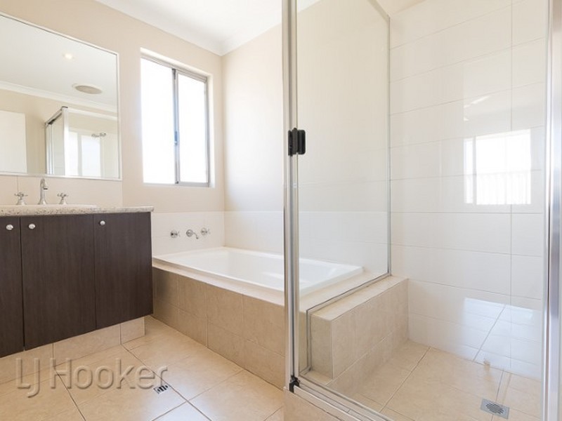 4 Jims Crescent, Secret Harbour WA 6173