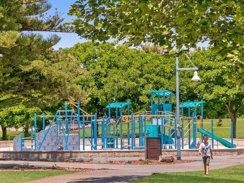 3/9 Kent Street, Rockingham WA 6168