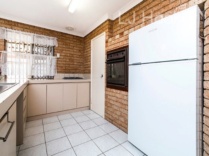 13 Woodbridge drive, Cooloongup WA 6168