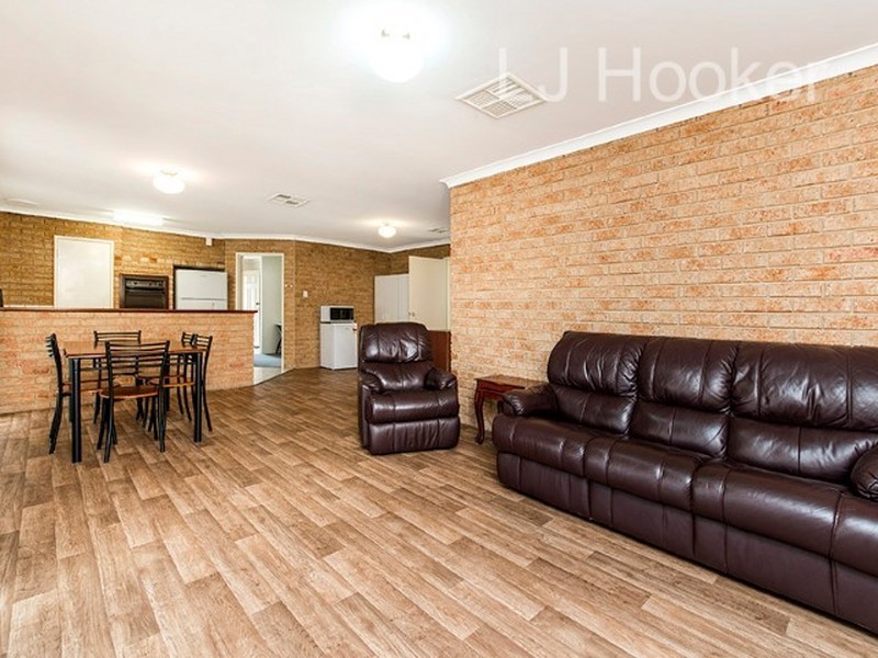 13 Woodbridge drive, Cooloongup WA 6168