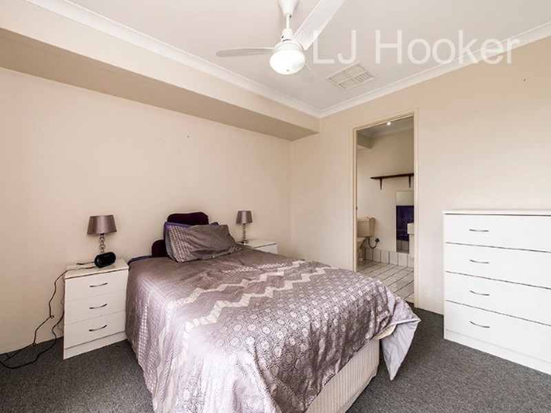 13 Woodbridge drive, Cooloongup WA 6168