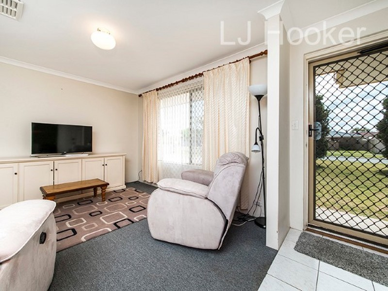 13 Woodbridge drive, Cooloongup WA 6168