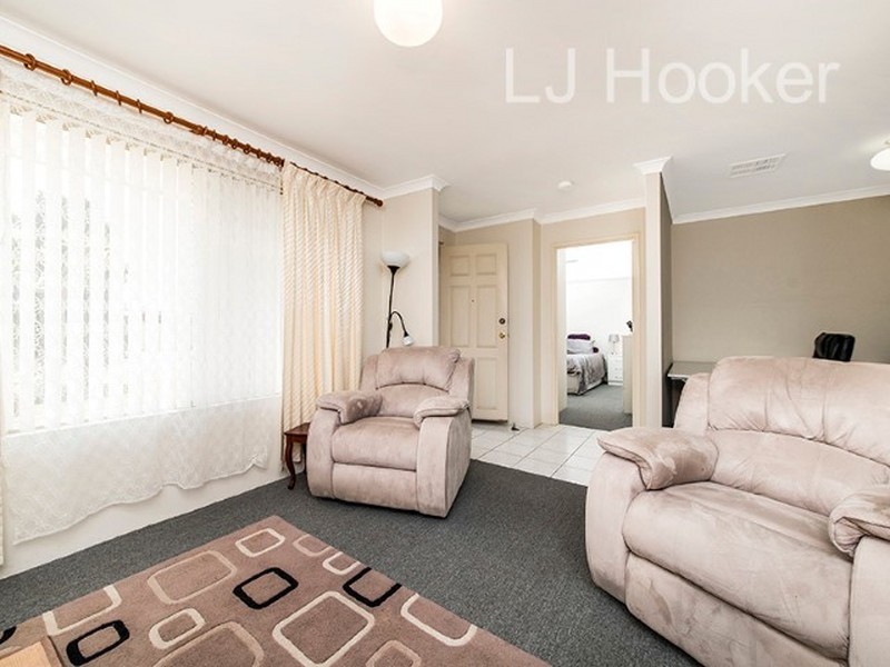 13 Woodbridge drive, Cooloongup WA 6168