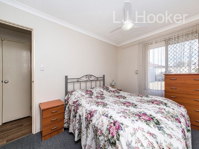 13 Woodbridge drive, Cooloongup WA 6168