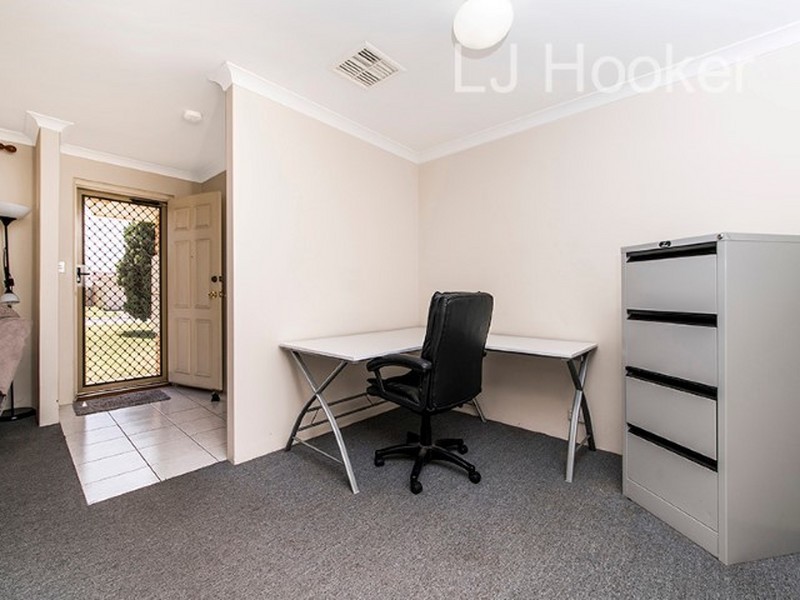 13 Woodbridge drive, Cooloongup WA 6168