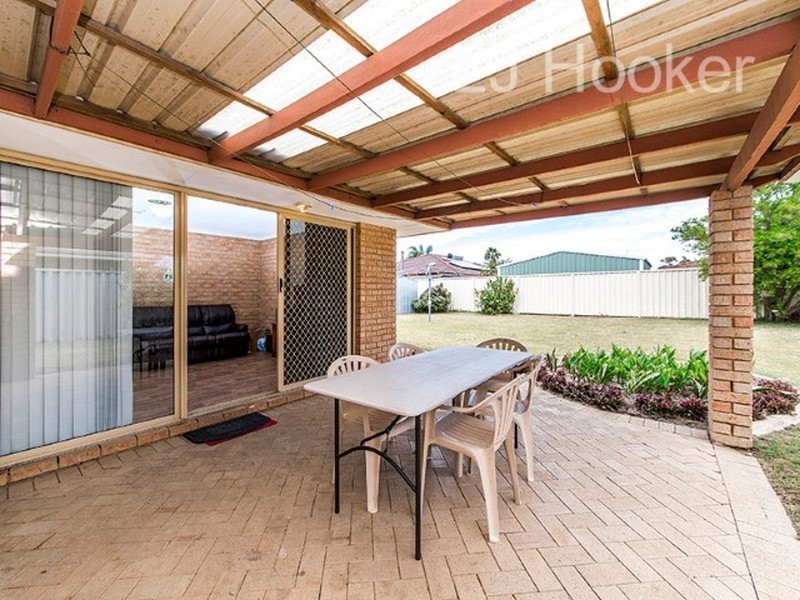13 Woodbridge drive, Cooloongup WA 6168
