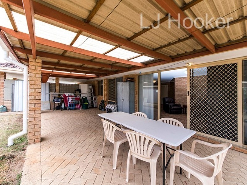 13 Woodbridge drive, Cooloongup WA 6168