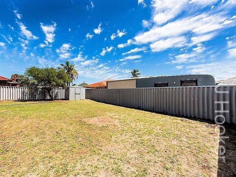 14 McLean Street, Rockingham WA 6168