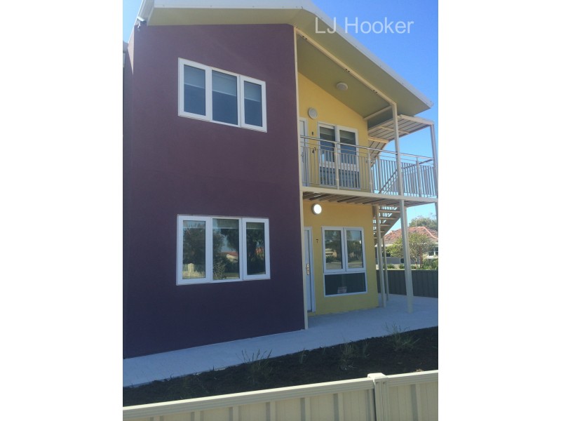 8/18 Thorpe Street, Rockingham WA 6168