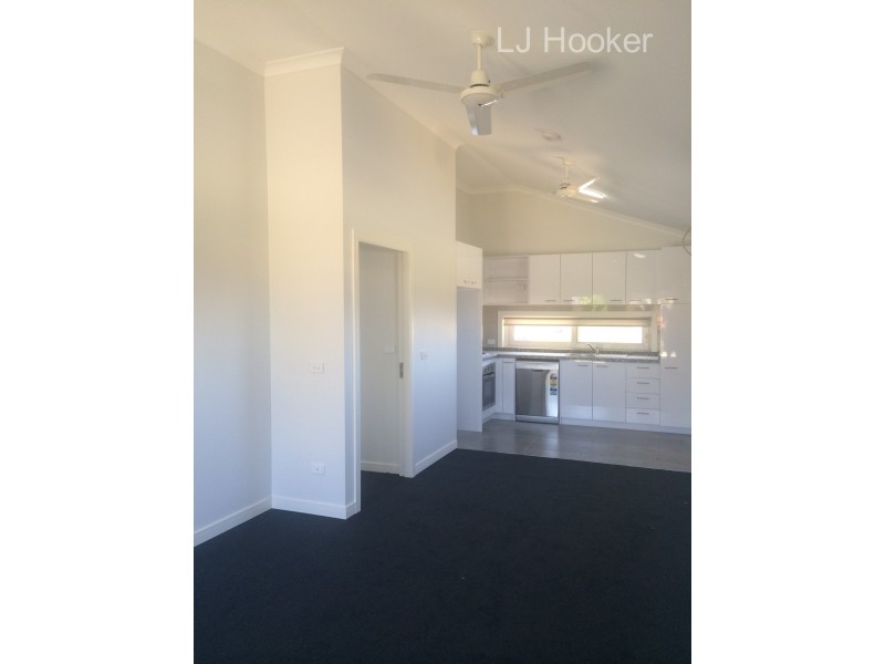 8/18 Thorpe Street, Rockingham WA 6168