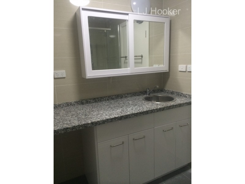 8/18 Thorpe Street, Rockingham WA 6168