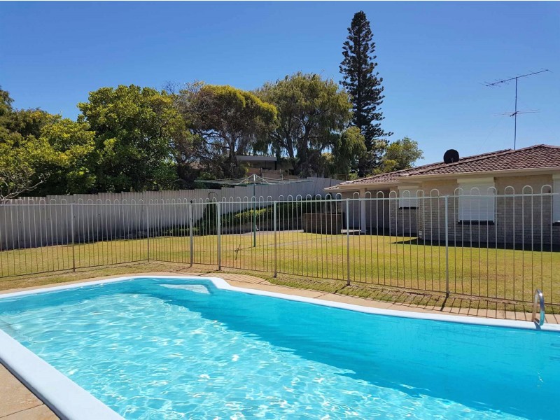 11 Fourth Avenue, Shoalwater WA 6169