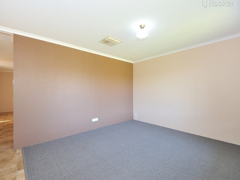 6 Yelka Way, Bertram WA 6167