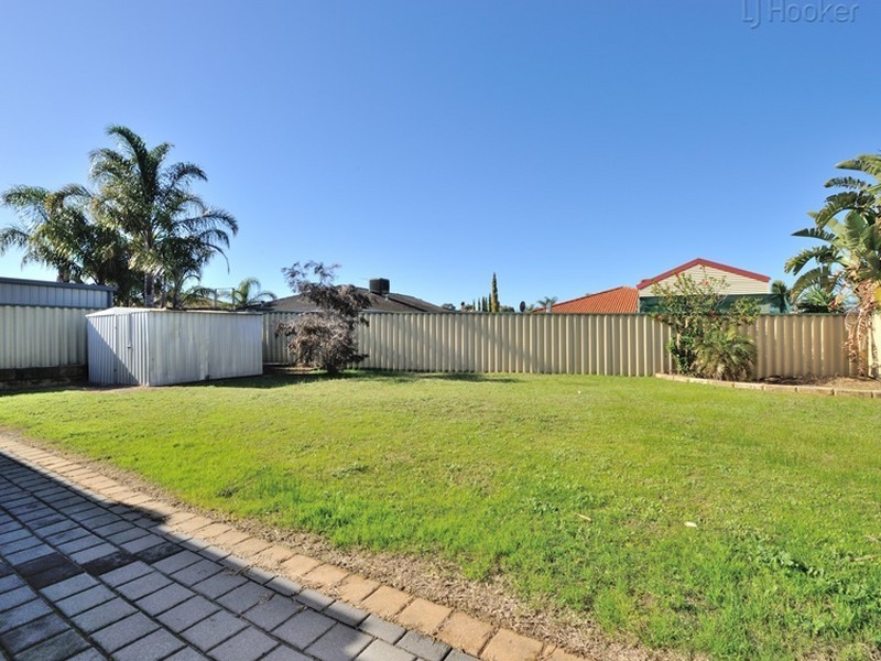 6 Yelka Way, Bertram WA 6167