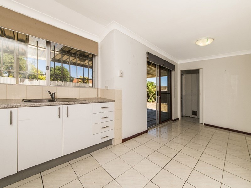 47 Warnbro Sound Avenue, Warnbro WA 6169