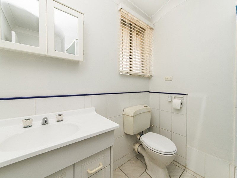 47 Warnbro Sound Avenue, Warnbro WA 6169