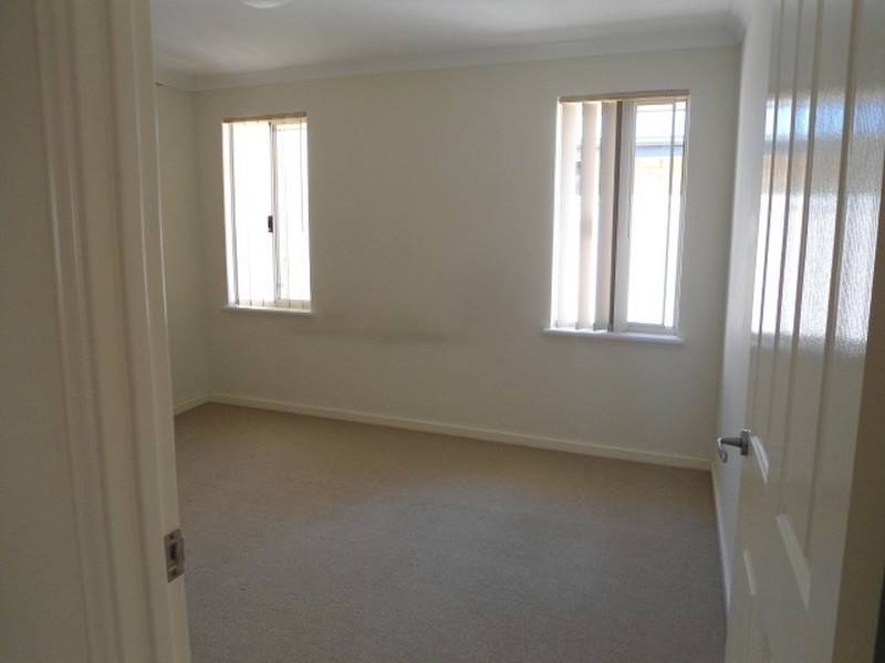 68 Mandalay Bend, Secret Harbour WA 6173