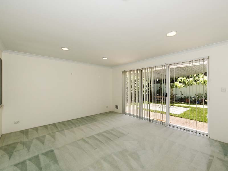 129 Penguin Road, Safety Bay WA 6169