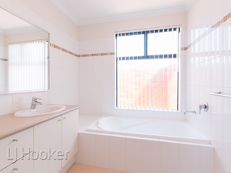 12 Kimberley Drive, Secret Harbour WA 6173