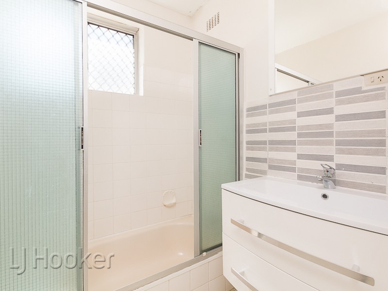 Unit 4/4 Minchinson Street, Shoalwater WA 6169