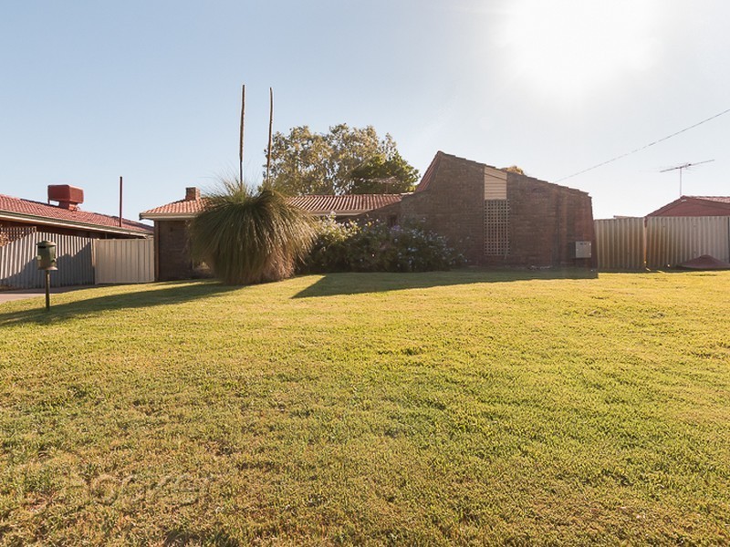8 Kingallon Court, Rockingham WA 6168