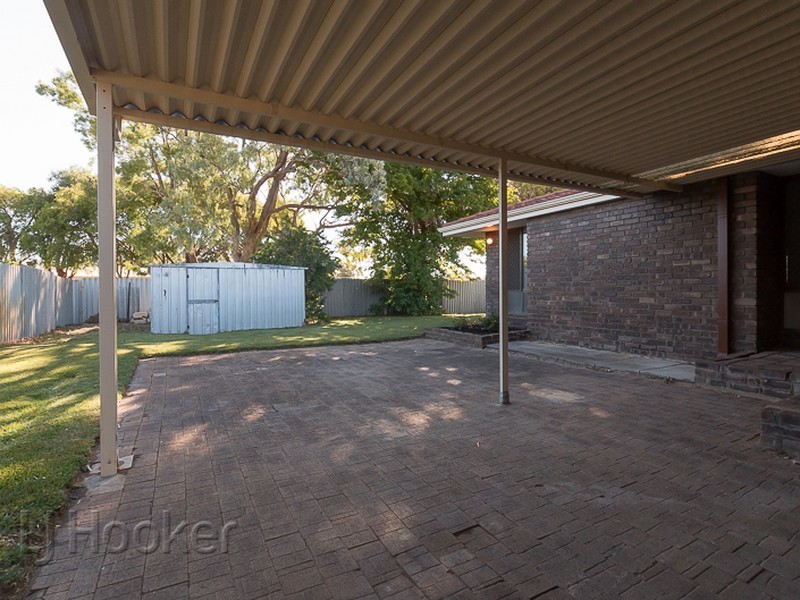 8 Kingallon Court, Rockingham WA 6168