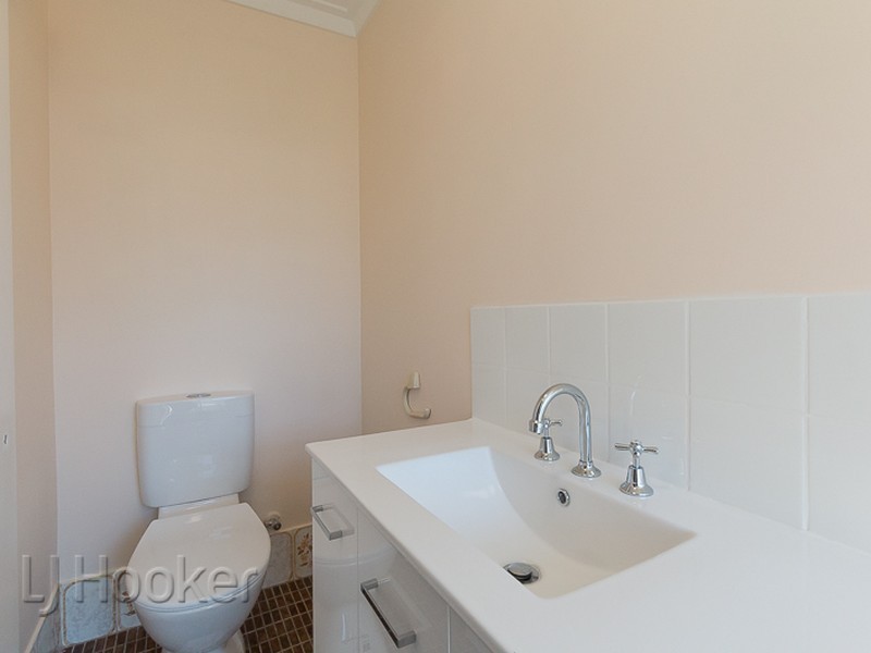 8 Kingallon Court, Rockingham WA 6168