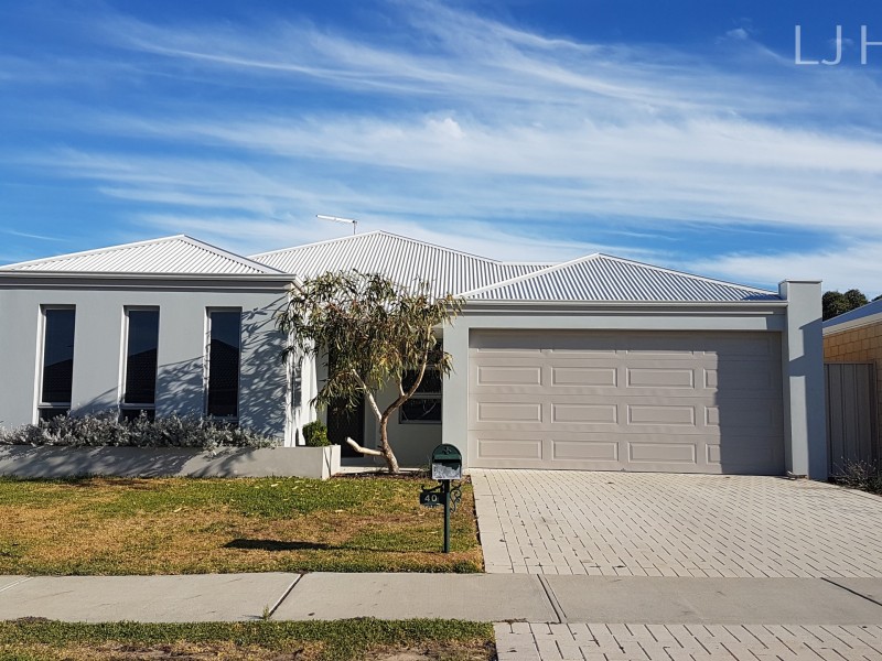 40 Sorrento Turn, Secret Harbour WA 6173