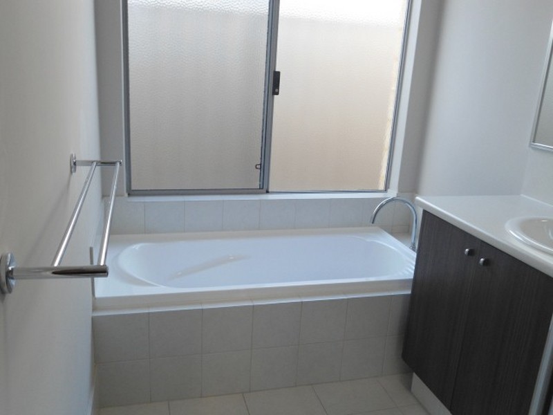 40 Sorrento Turn, Secret Harbour WA 6173