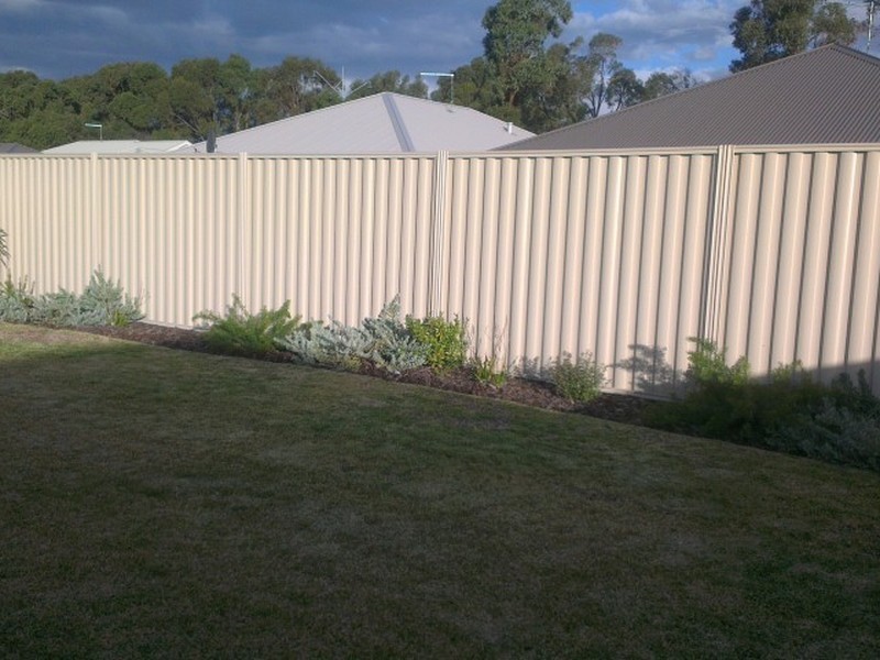 40 Sorrento Turn, Secret Harbour WA 6173